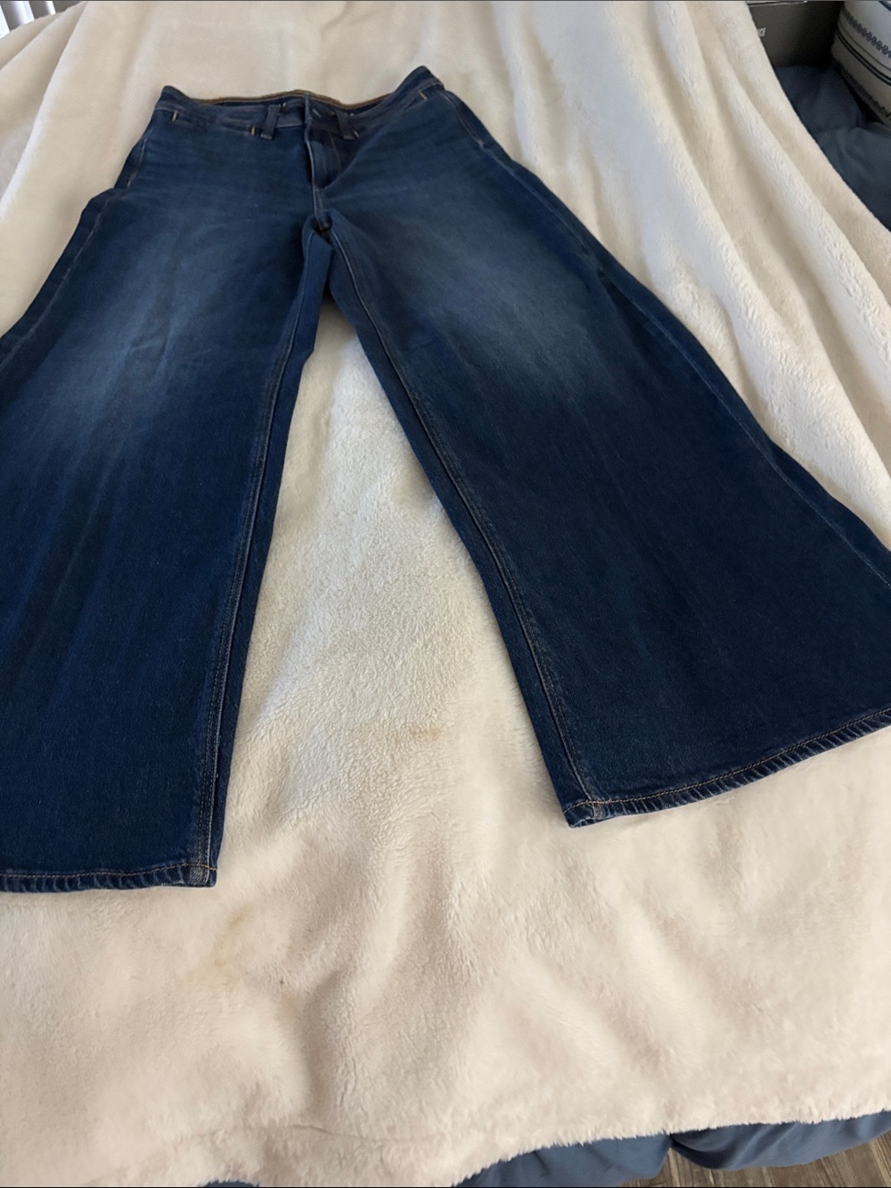 American Eagle Outfitters Dark Blue Denim Waistband with Light Gray Lining